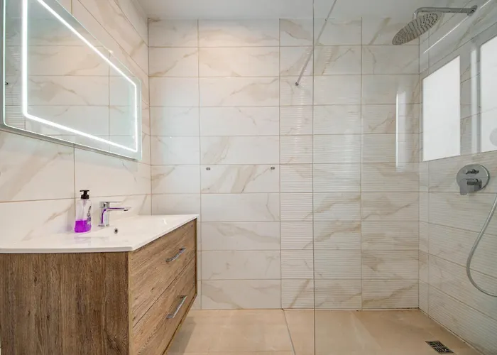 Apartment Location 3br Paceville, St George Bay