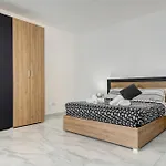 Location 3br Paceville, St George Bay * ペンブローク