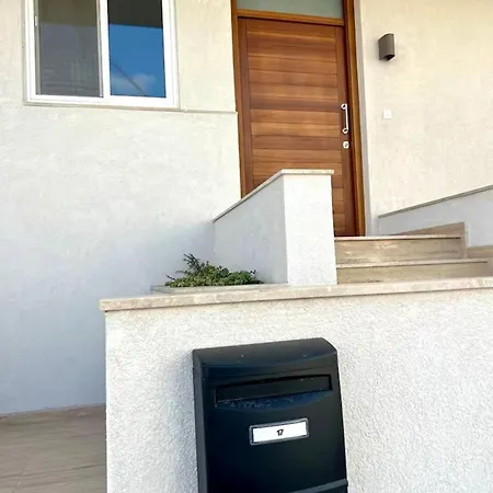 Apartment Steps To Sun & Fun - 3br Next To Paceville & St George's Bay