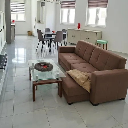 Steps To Sun & Fun - 3br Next To Paceville & St George's Bay Apartment