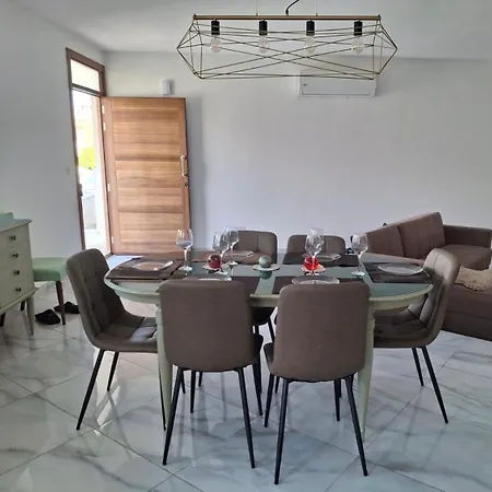 Steps To Sun & Fun - 3br Next To Paceville & St George's Bay Apartment Pembroke