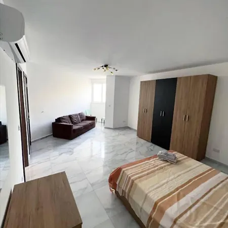 Steps To Sun & Fun - 3br Next To Paceville & St George's Bay Apartment