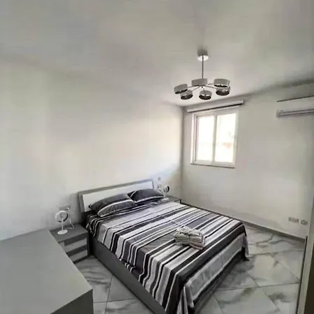 Steps To Sun & Fun - 3br Next To Paceville & St George's Bay Apartment *