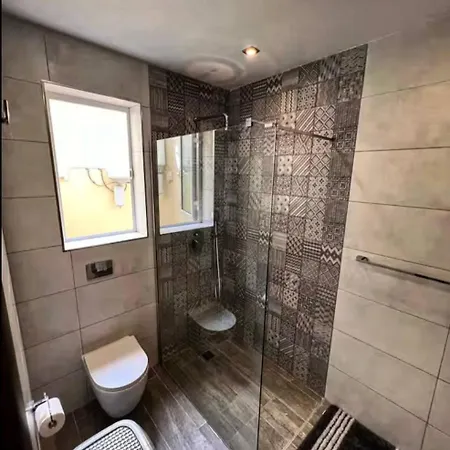 Apartment Steps To Sun & Fun - 3br Next To Paceville & St George's Bay *