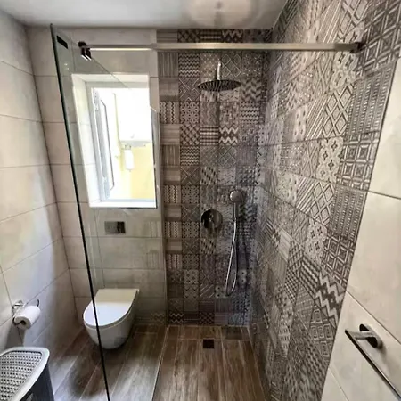 Apartment Steps To Sun & Fun - 3br Next To Paceville & St George's Bay *