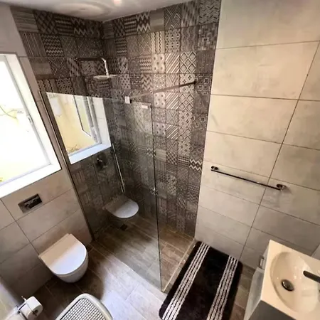 Apartment Steps To Sun & Fun - 3br Next To Paceville & St George's Bay *