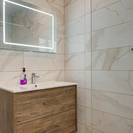 Location 3br Paceville, St George Bay Pembroke