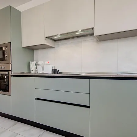 Steps To Sun & Fun - 3br Next To Paceville & St George's Bay Apartment