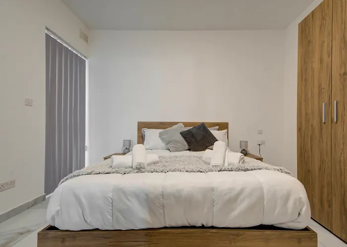 Apartman Location 3br Paceville, St George Bay *